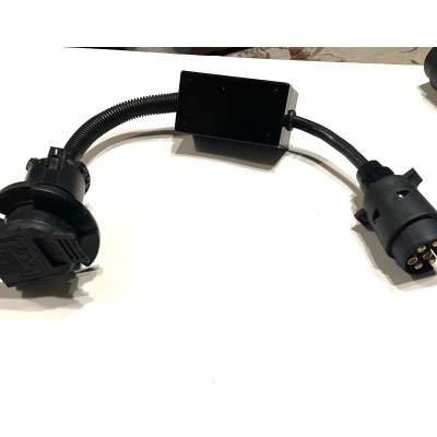 Адаптер-переходник "автомобиль Европа - прицеп USA" с европейской розетки 7pin на американскую 7pin Адаптер-переходник "автомобиль Европа - прицеп USA" с европейской розетки 7pin на американскую 7pin